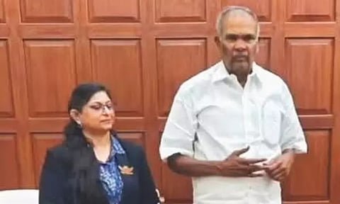 பணம் கேட்டு தொல்லை: வி.சி.க. எம்.எல்.ஏ. மீது சபாநாயகரிடம் புகார்