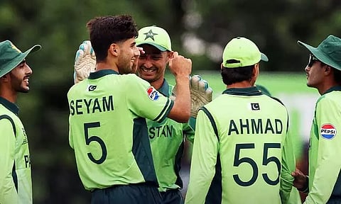 யு19 உலகக் கோப்பை: இங்கிலாந்து , பாகிஸ்தான் அடுத்த சுற்றுக்கு முன்னேற்றம்