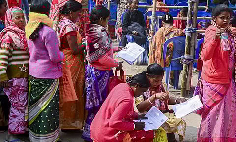 மேற்கு வங்காளத்தில் வாக்காளர் திருத்த பணி விசாரணை: 3.5 லட்சம் பேர் ஆஜராகவில்லை