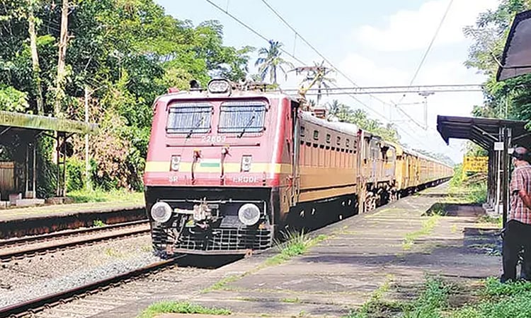 நெல்லை-மேட்டுப்பாளையம் சிறப்பு ரெயில் சேவை நீட்டிப்பு: தெற்கு ரெயில்வே ...