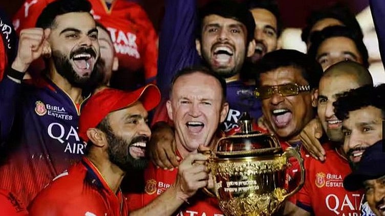 மெக்கல்லம் அவுட்... உள்ளே வரும் ஆர்சிபி பயிற்சியாளர்? - இங்கிலாந்து கிரிக்கெட் வாரியத்தின் அதிரடி பிளான்