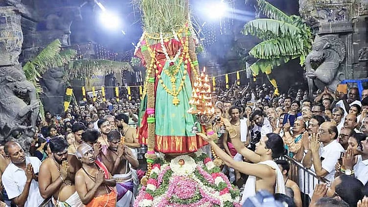சங்கரநாராயண சுவாமி கோவிலில் ஆடித்தபசு விழா கொடியேற்றத்துடன் தொடங்கியது