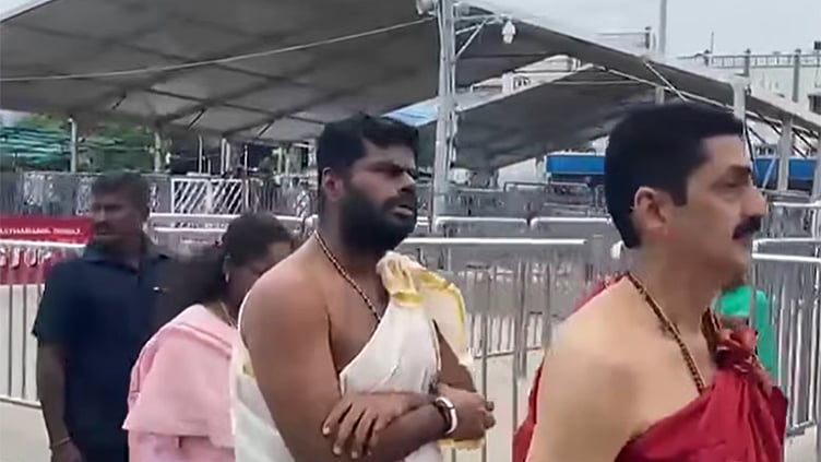 திருப்பதியில் ‘வீ த லீடர்ஸ்’ தலைவர் அண்ணாமலை சாமி தரிசனம்
