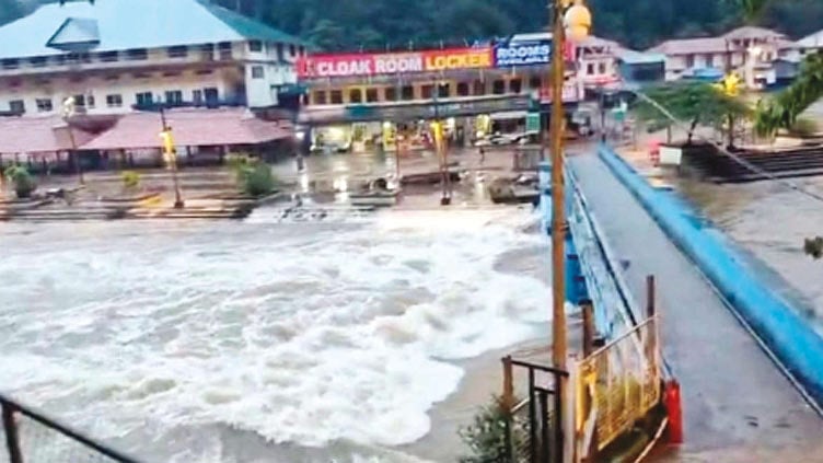 சபரிமலை பயணத்தை பக்தர்கள் தவிர்க்கவும்; திருவிதாங்கூர் தேவஸ்தானம் வேண்டுகோள்