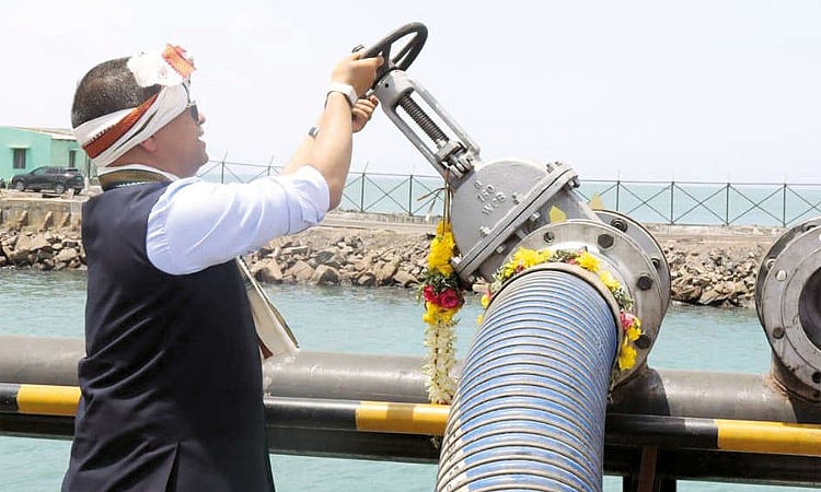 துாத்துக்குடி துறைமுகத்தில் முதல்முறையாக கச்சா பாமாயில் இறக்குமதி..!