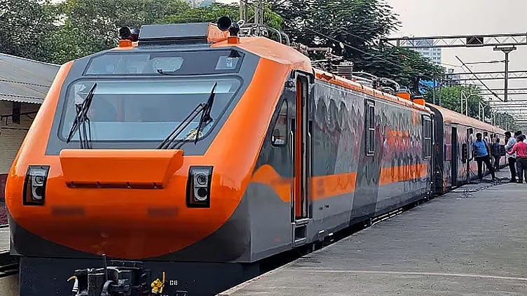 சென்னை ஐசிஎப்-பில் தயாரிக்கப்பட்ட 2 அம்ரித் பாரத் ரெயில்கள் தெற்கு ரெயில்வேயிடம் ஒப்படைப்பு..!