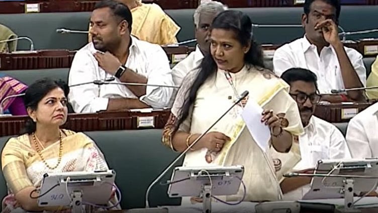 சட்டசபையில் எதிர்க்கட்சியினர் வரிசையில் காங்கிரஸ் எம்.எல்.ஏ தாரகை கத்பர்ட்டிற்கு இடம்