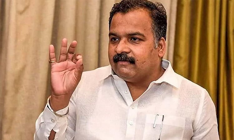 பள்ளி மாணவர்களை பஸ்சில் இருந்து கீழே தள்ளிவிட்டது மனிதநேயமற்ற கொடுஞ்செயல் - மாணிக்கம் தாகூர்