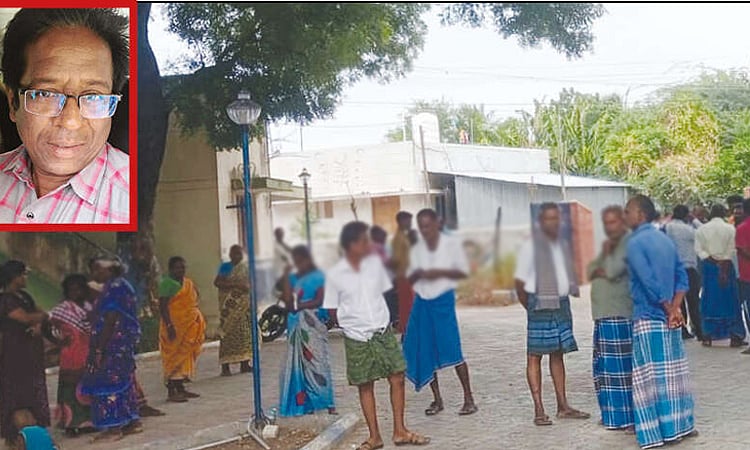 மாணவிகளுக்கு பாலியல் தொல்லை: பள்ளியை முற்றுகையிட்ட பெற்றோர் - தலைமை ஆசிரியர் கைது
