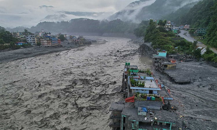 நேபாள பெருவெள்ளம்: பலி எண்ணிக்கை 1,388ஆக அதிகரிப்பு: தொடரும் தேடுதல் மற்றும் மீட்புப் பணிகள்