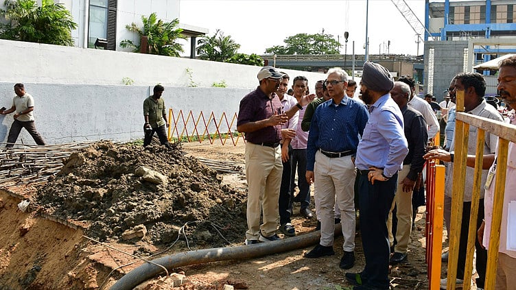 வடகிழக்கு பருவமழை பணிகள்: தலைமைச்செயலாளர் நேரில் சென்று ஆய்வு