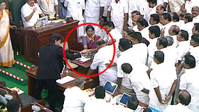 தமிழக சட்டப்பேரவையில் திமுக எம்.எல்.ஏ.க்கள் தர்ணா போராட்டம்: முதல்-அமைச்சர் விஜய் கைகொடுத்து உதவிய நெகிழ்ச்சி