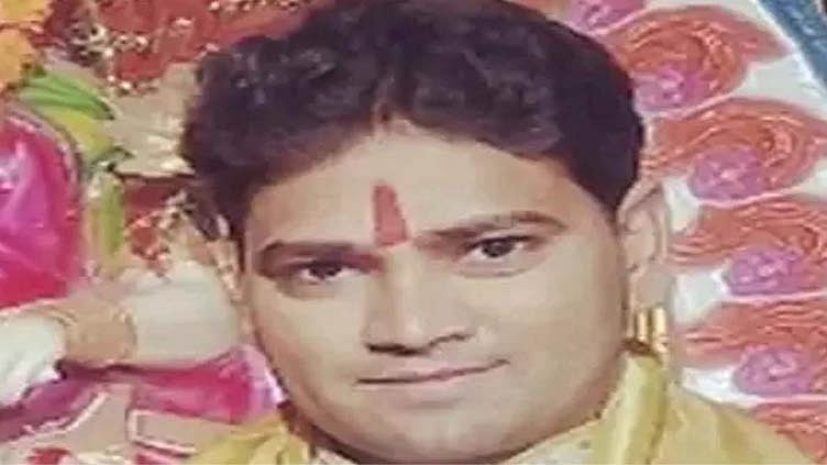 உத்தரபிரதேசம்: சாலை விபத்தில் நாட்டுப்புற பாடகர் பலி