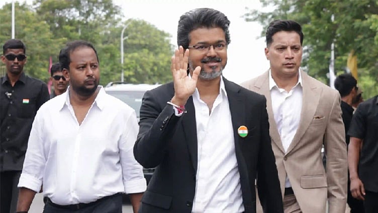 முதல்-அமைச்சர் விஜய் முதன் முறையாக வெளிநாடு பயணம்; இன்று இரவு லண்டனுக்கு புறப்படுகிறார்