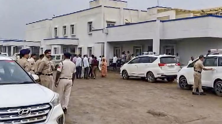 ம.பி., கள்ளச்சாராய விவகாரம்; பலி எண்ணிக்கை 16 ஆக உயர்வு