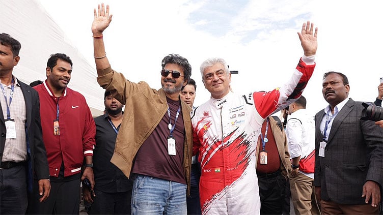 லண்டனில் முதல்-அமைச்சர் விஜய் - அஜித் சந்திப்பு: ரசிகர்கள் உற்சாக வரவேற்பு..!