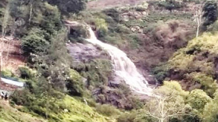 கோத்தகிரியில் பரவலாக மழை: உயிலட்டி நீர்வீழ்ச்சியில் வெள்ளம் பெருக்கெடுத்து ஓடுகிறது - சுற்றுலா பயணிகள் குளிக்க வனத்துறை தடை