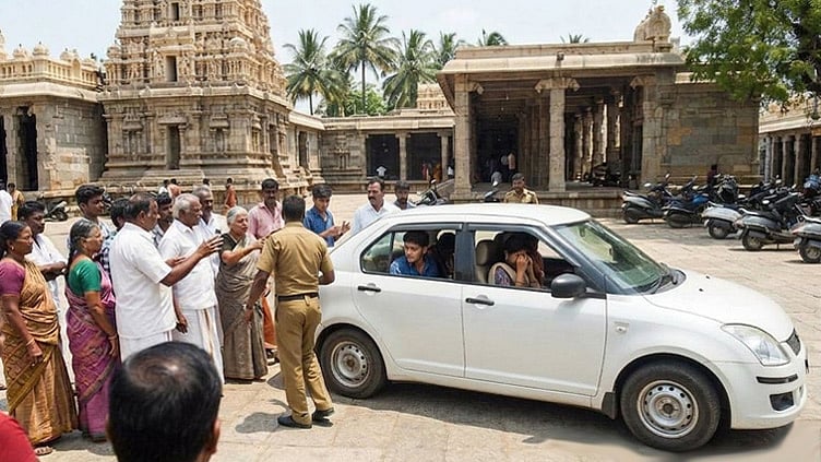 கோவில் வளாகத்தில் காருக்குள் 2 மணிநேரம்... கல்லூரி மாணவியுடன் இருந்த காதலன் செயலால் பரபரப்பு