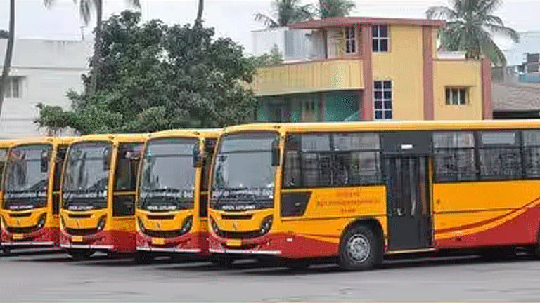 த.வெ.க., கொடி வண்ணத்தில் தயார் நிலையில் அரசு பஸ்கள்