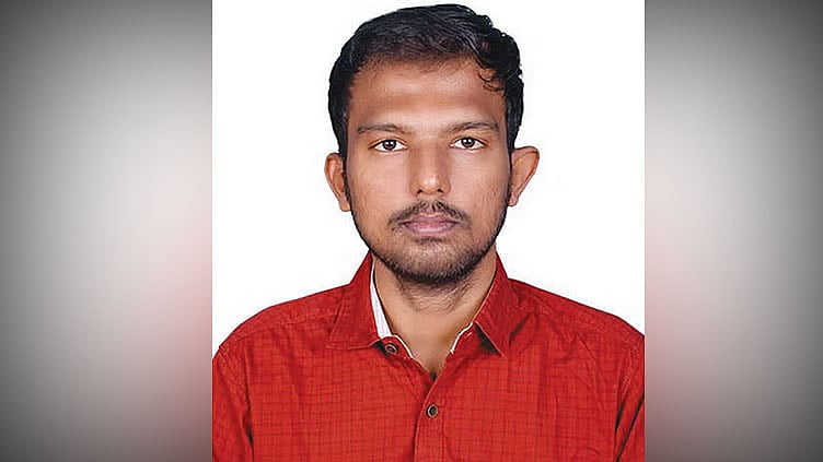 இன்ஸ்டாகிராம் மூலம் அறிமுகமான நண்பர்... ரஷியா சென்ற வாலிபருக்கு நேர்ந்த அதிர்ச்சி