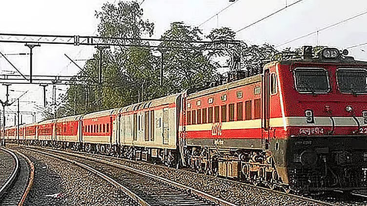 எர்ணாகுளம்-பாட்னா இடையே திருப்பூர், ஈரோடு, சேலம் வழியாக சிறப்பு ரெயில் இயக்கம்