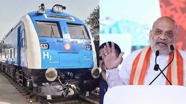 இந்தியாவின் முதல் திரவ எரிவாயு ரெயில் - தொடங்கி வைத்தார் மத்திய மந்திரி அமித்ஷா