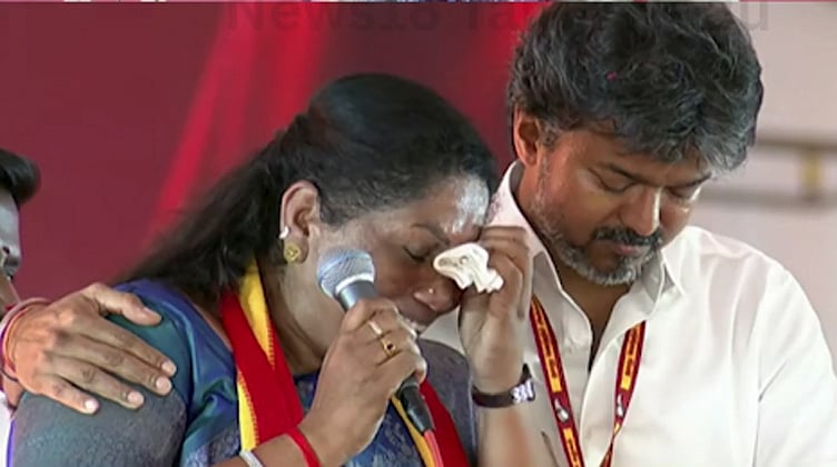 கண் கலங்கி பேசிய சத்தியபாமா... ஆறுதல் கூறிய முதல்-அமைச்சர் விஜய்