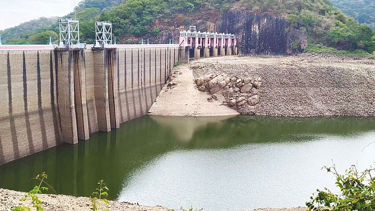 சேர்வலாறு அணையில் மின் உற்பத்தி நிறுத்தம்