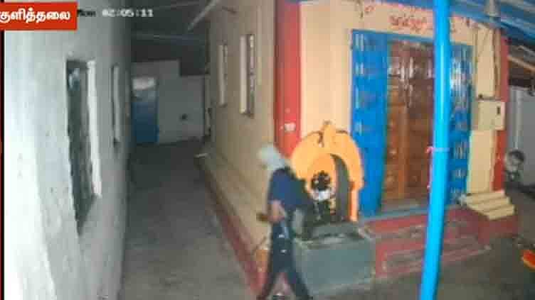 2-வது முறையாக கோவிலில் பூட்டை உடைத்து அம்மன் நகை, உண்டியல் பணம் கொள்ளை