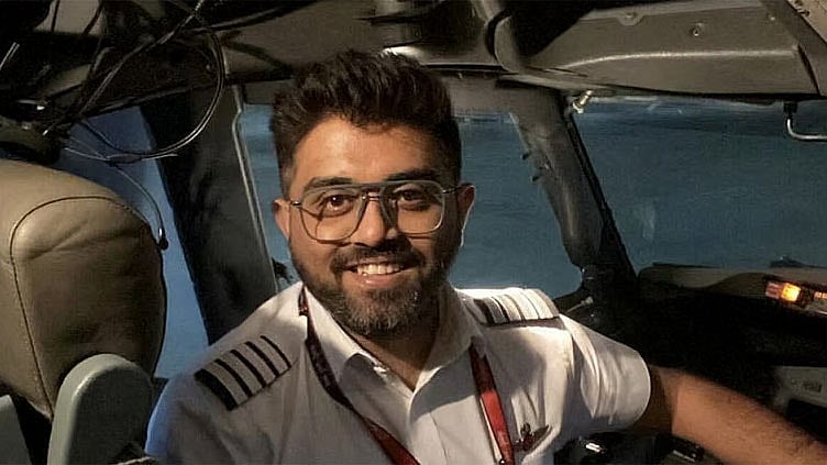 துணை விமானியுடன் போராடி மரணத்தின் விளிம்பில் இருந்து மீண்டது எப்படி? இந்திய விமானி பரபரப்பு பேட்டி