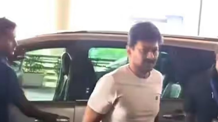 எதிர்க்கட்சி தலைவர் உதயநிதி ஸ்டாலின் துபாய் பயணம்