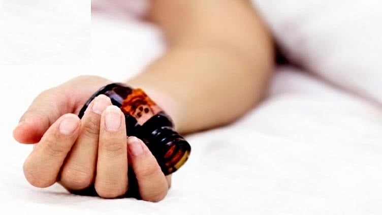 தூத்துக்குடி: பைனான்ஸ் நிறுவனத்தின் நெருக்கடியால் கார் டிரைவர் விஷம் குடித்து தற்கொலை