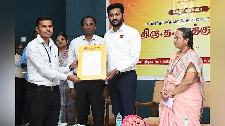 தலைமைச் செயலகத்தில் 22 பேருக்கு துறை ஒதுக்கீட்டு ஆணைகள்: அமைச்சர் சரத்குமார் வழங்கினார்