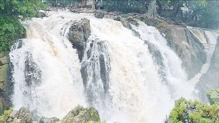 ஒகேனக்கல்லுக்கு நீர்வரத்து 3 ஆயிரம் கனஅடியாக அதிகரிப்பு