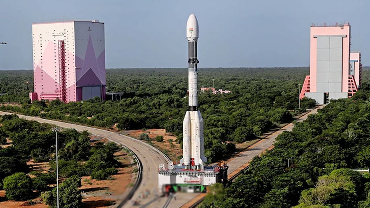 ஜி.எஸ்.எல்.வி-எப் 18 ராக்கெட் வருகிற 30-ந்தேதி விண்ணில் பாய்கிறது: மீனவர்கள் கடலுக்கு செல்ல தடை
