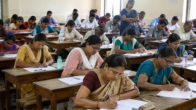 ஆசிரியர்களுக்கு 2-ம் கட்ட சிறப்பு தகுதித்தேர்வு: இன்று முதல் விண்ணப்பிக்கலாம்