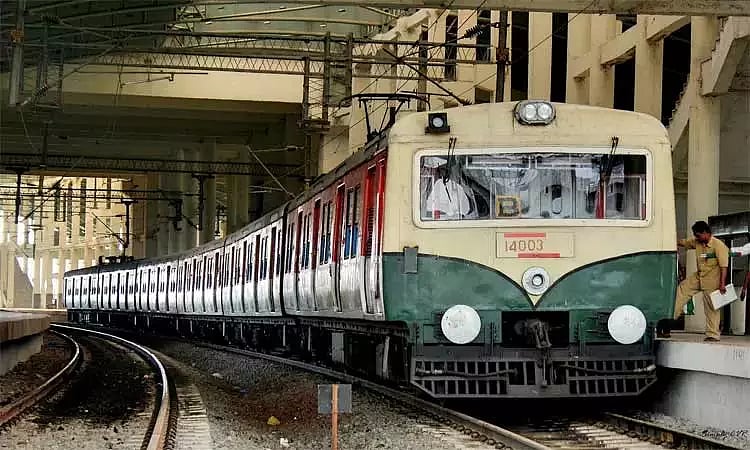 பொங்கல் பண்டிகை : சென்னை புறநகர் ரெயில்கள் ஞாயிறு அட்டவணைப்படி ...