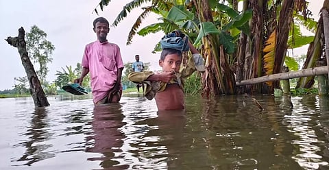 At least 20,000 families are still marooned in low-lying and char areas of Rangpur, Lalmonirhat, Kurigram, Gaibandha and Nilphamari as floodwaters from the Teesta, Dharla and Dudhkumar rivers continue to fluctuate