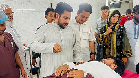 Nahid Islam went to visit the injured in Savar hospital 