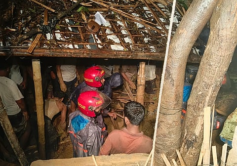 Rescue workers are working in Camp-7 in Ukhiya. (File photo)