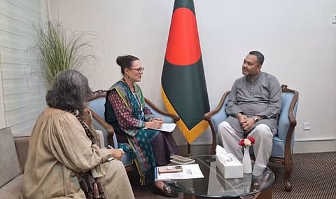 IOM Chief Laura Tom Bond meets Prime Minister’s Adviser on education, primary and mass education Mahdi Amin. 