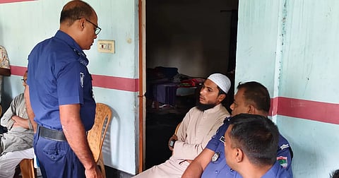 Police detained a madrasah teacher in Kushtia on charges of raping a 10-year-old student