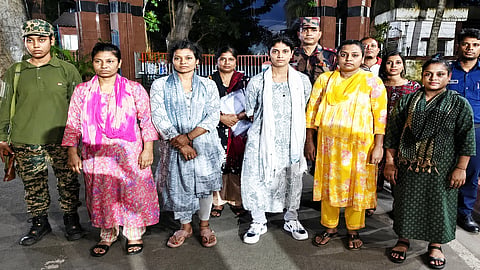 Five Bangladeshi women return home through Benapole land port on Tuesday night after serving jail terms in India.