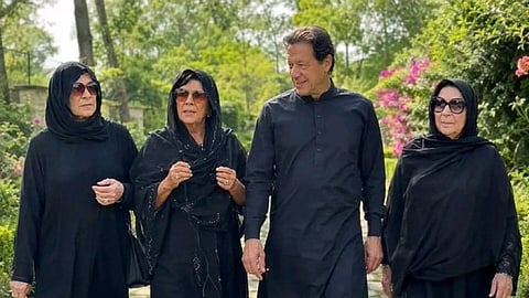 Imran Khan and his sisters.