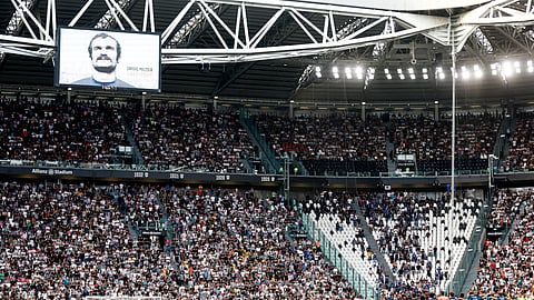 General view during a minutes silence in memory of former player Sandro Mazzola.