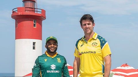 South Africa skipper Temba Bavuma (L) with his Australian counterpart Mitchell Marsh.