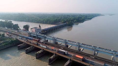A file photo of Farakka Barrage