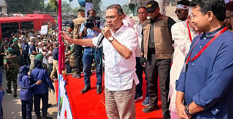 A roadside rally at Paglapir point on his way to Rangpur to visit a Durga Puja mandap on Maha Navami.