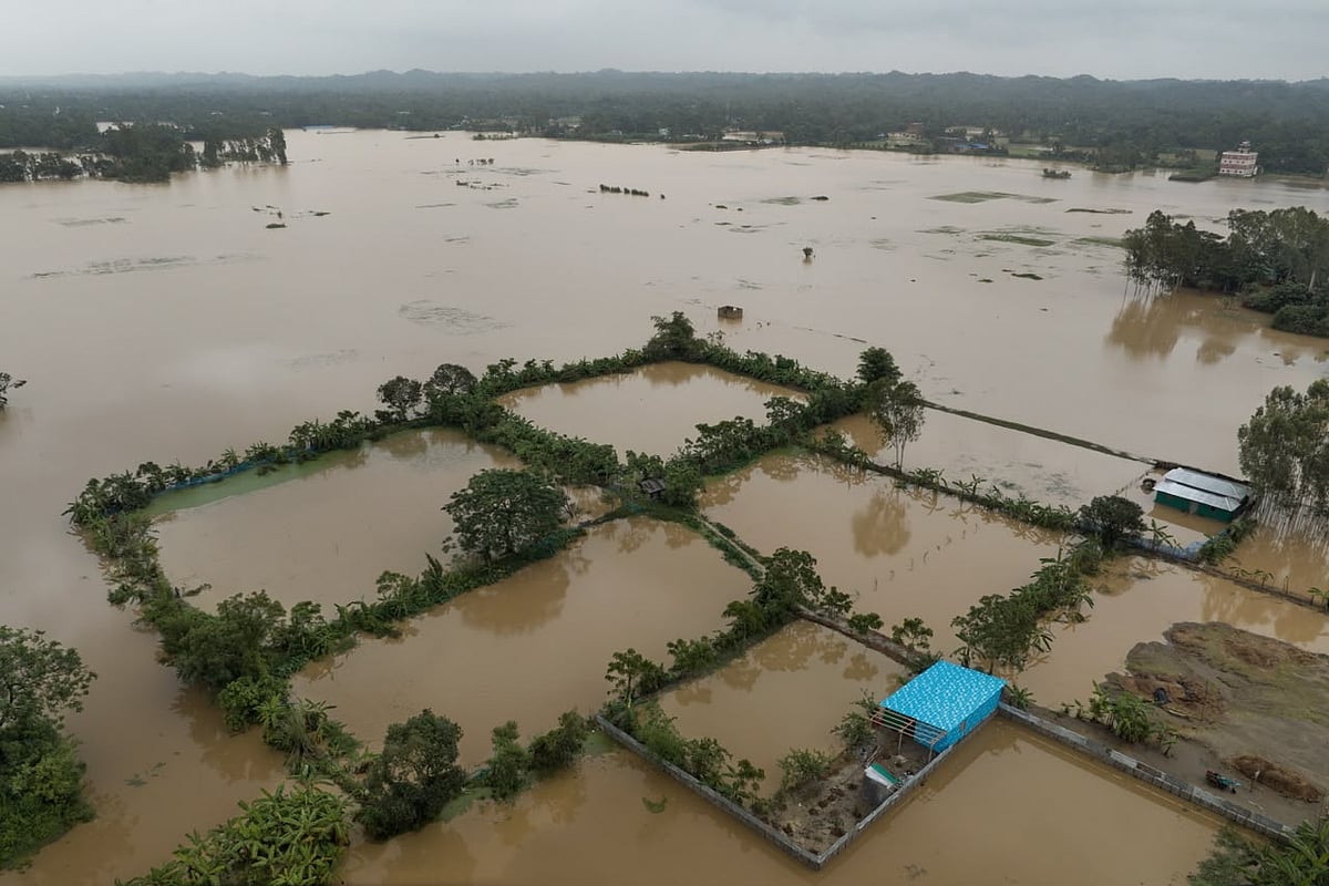 Heavy rain raises flood threat in 16 districts: FFWC