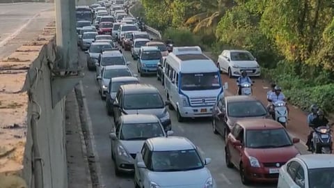 Zuari Bridge Traffic